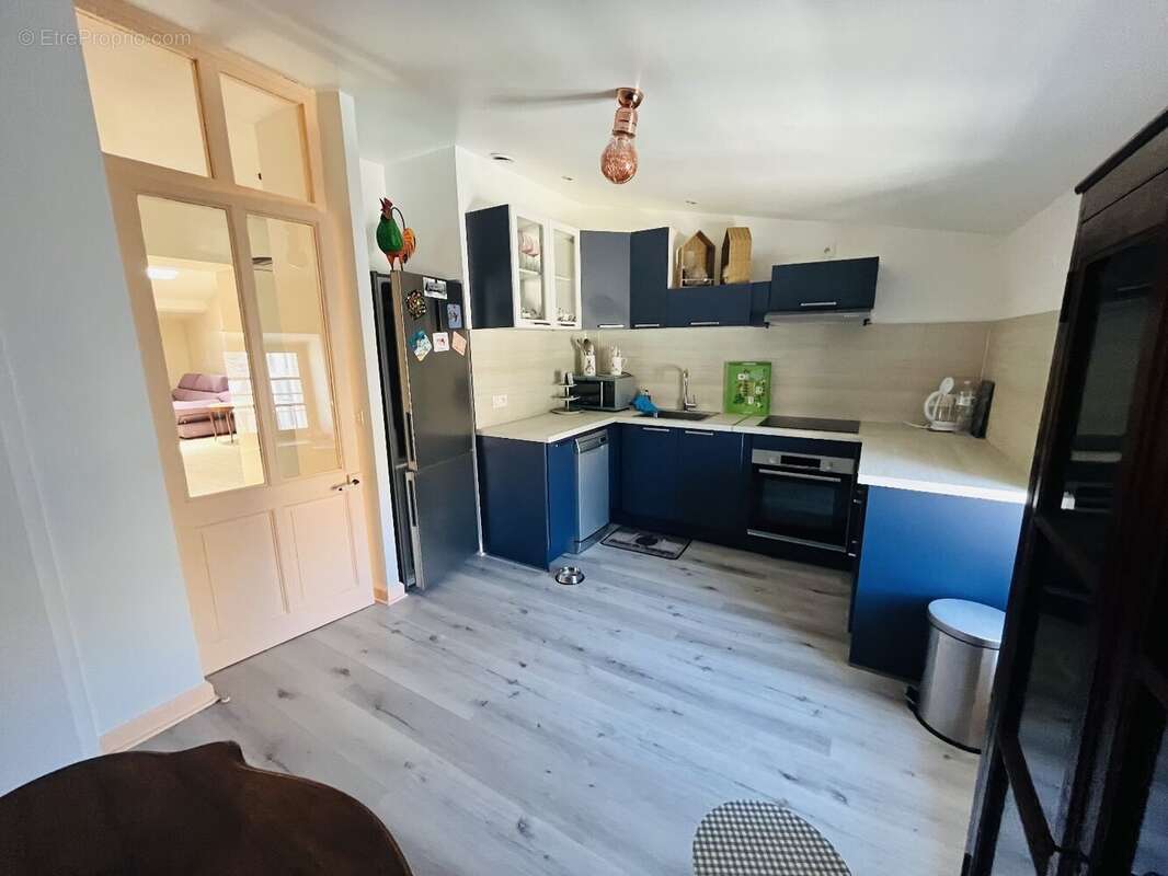 Spacieux appartement de type 4 totalement renove - photo 4