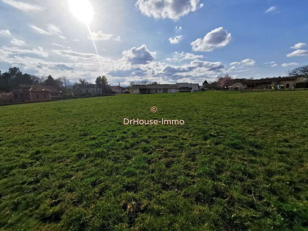 Terrain à MONTREJEAU