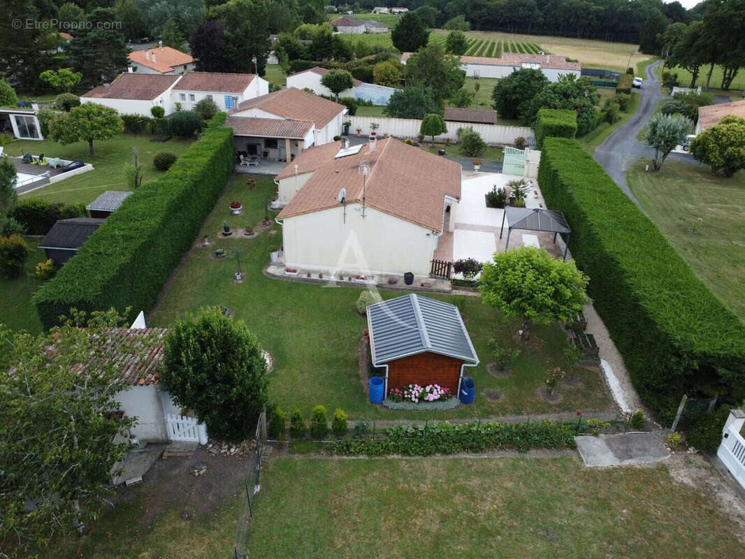 Maison à JONZAC