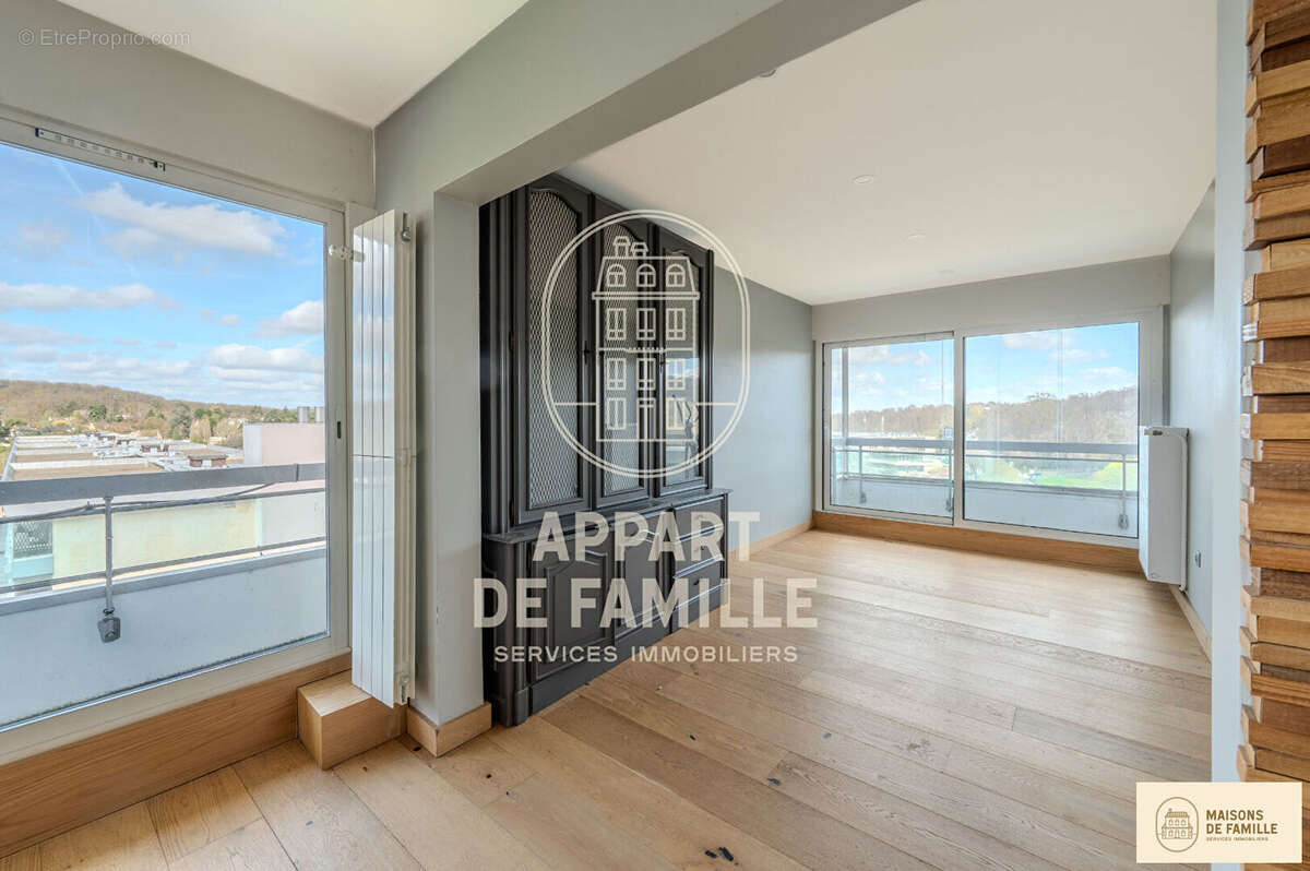 Appartement à LA CELLE-SAINT-CLOUD