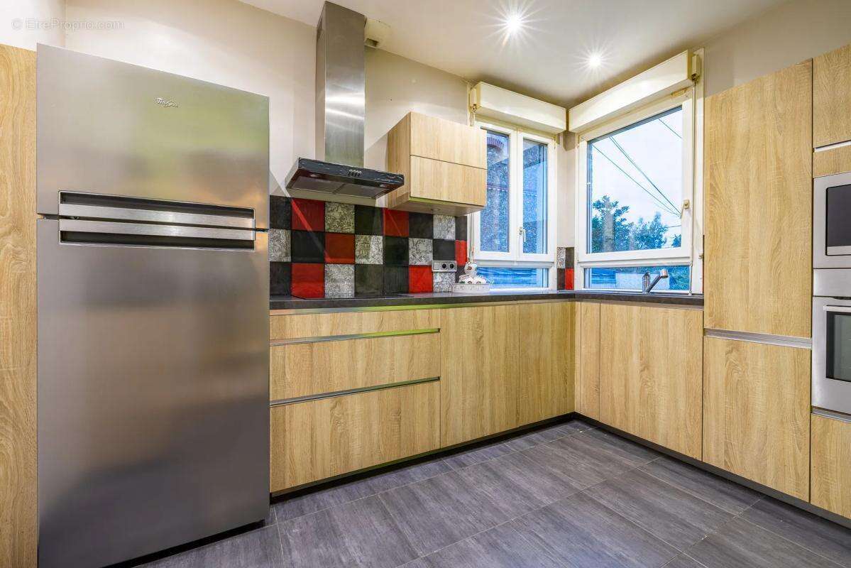 Maison à BURES-SUR-YVETTE