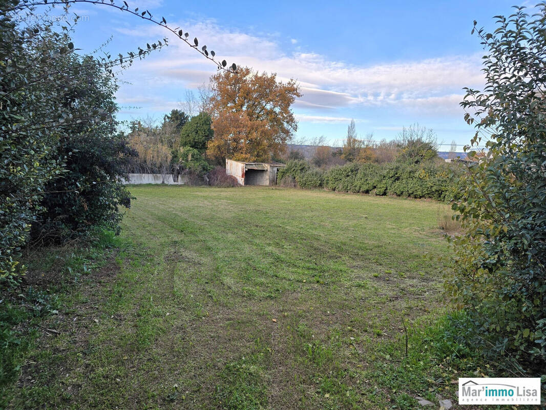 Terrain à MALLEMORT