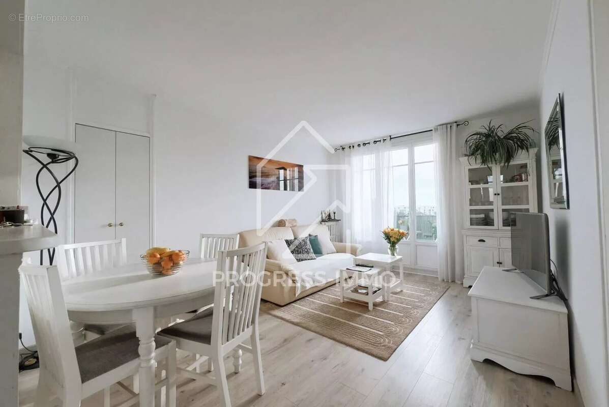 Appartement à SAINT-MAUR-DES-FOSSES
