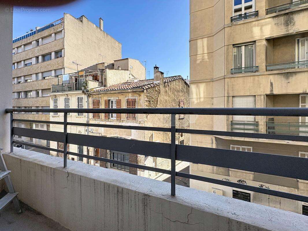 Appartement à MARSEILLE-5E