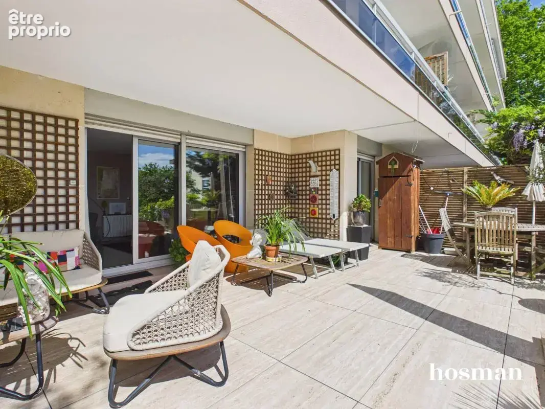Rare! Comme une maison - Jardin 1050 m² - 2 parking - très bon état - Gare 5min voiture - photo 2