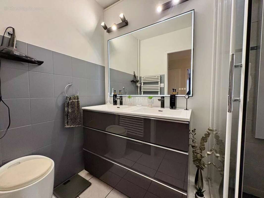 Appartement à MEYLAN