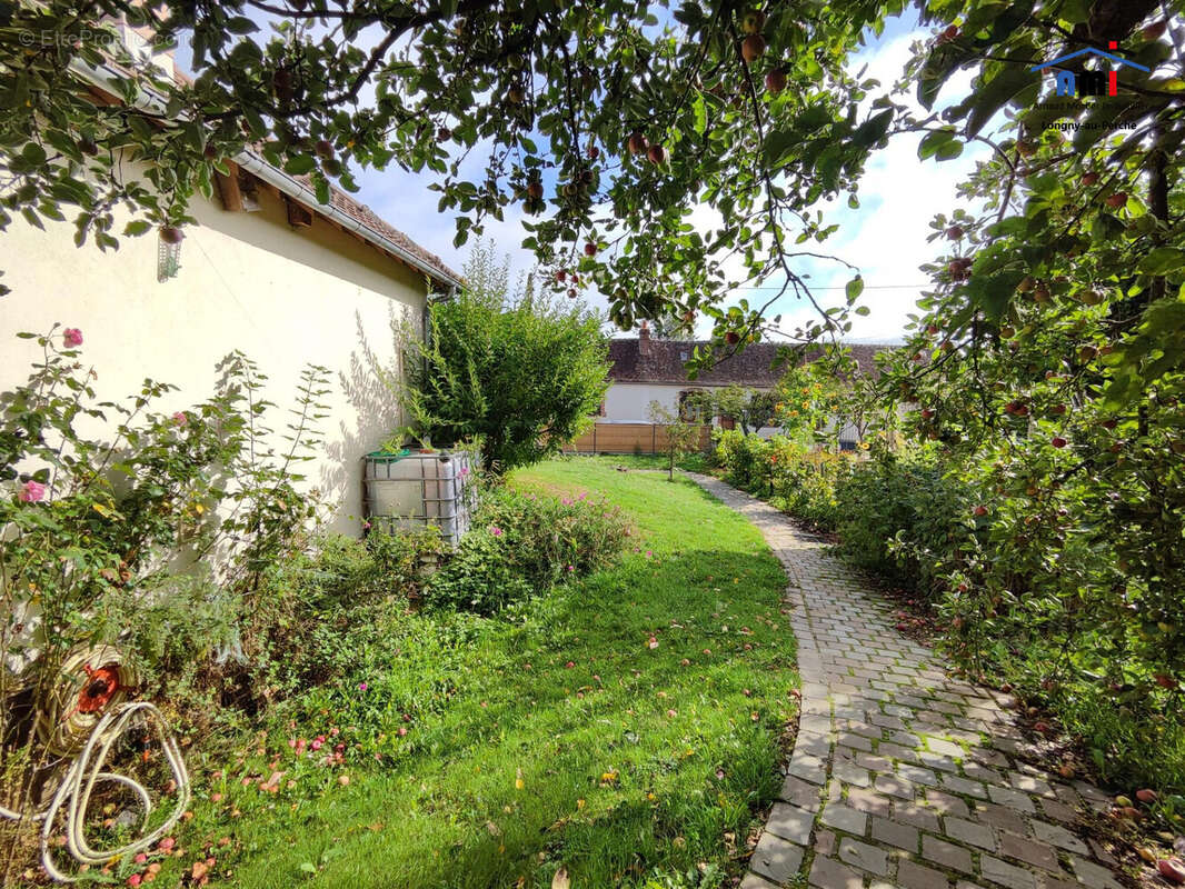 Maison à LONGNY-AU-PERCHE