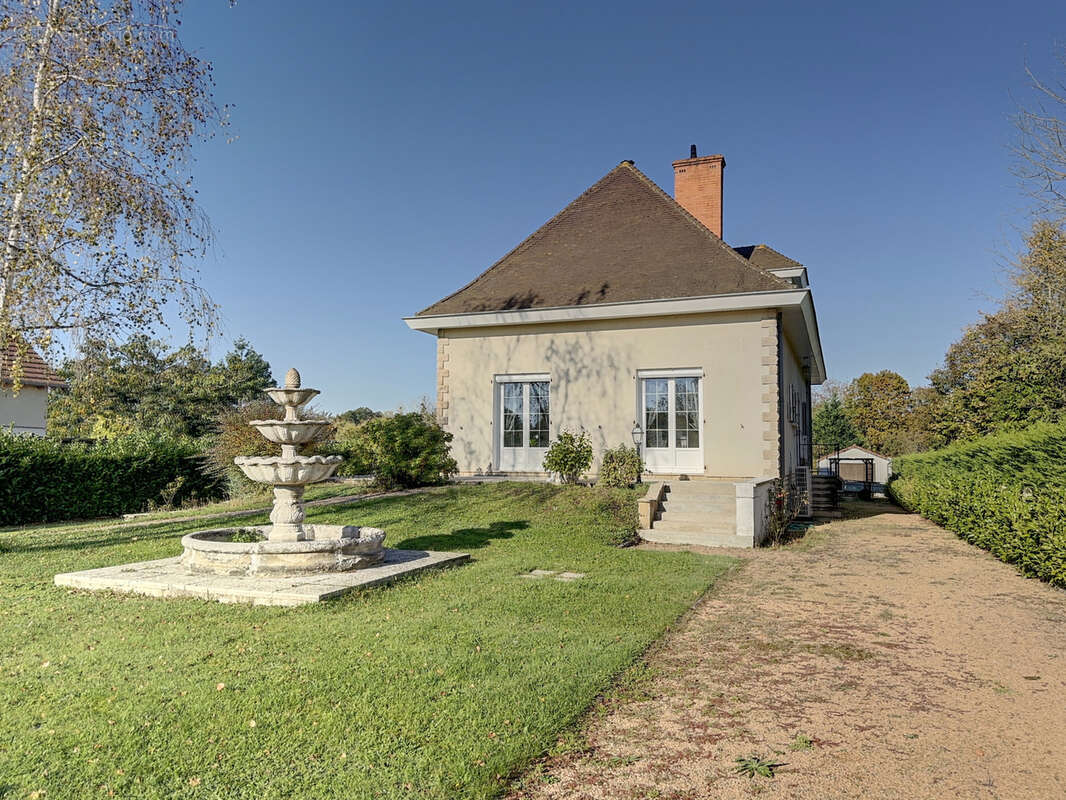 Maison à DOMPIERRE-SUR-BESBRE