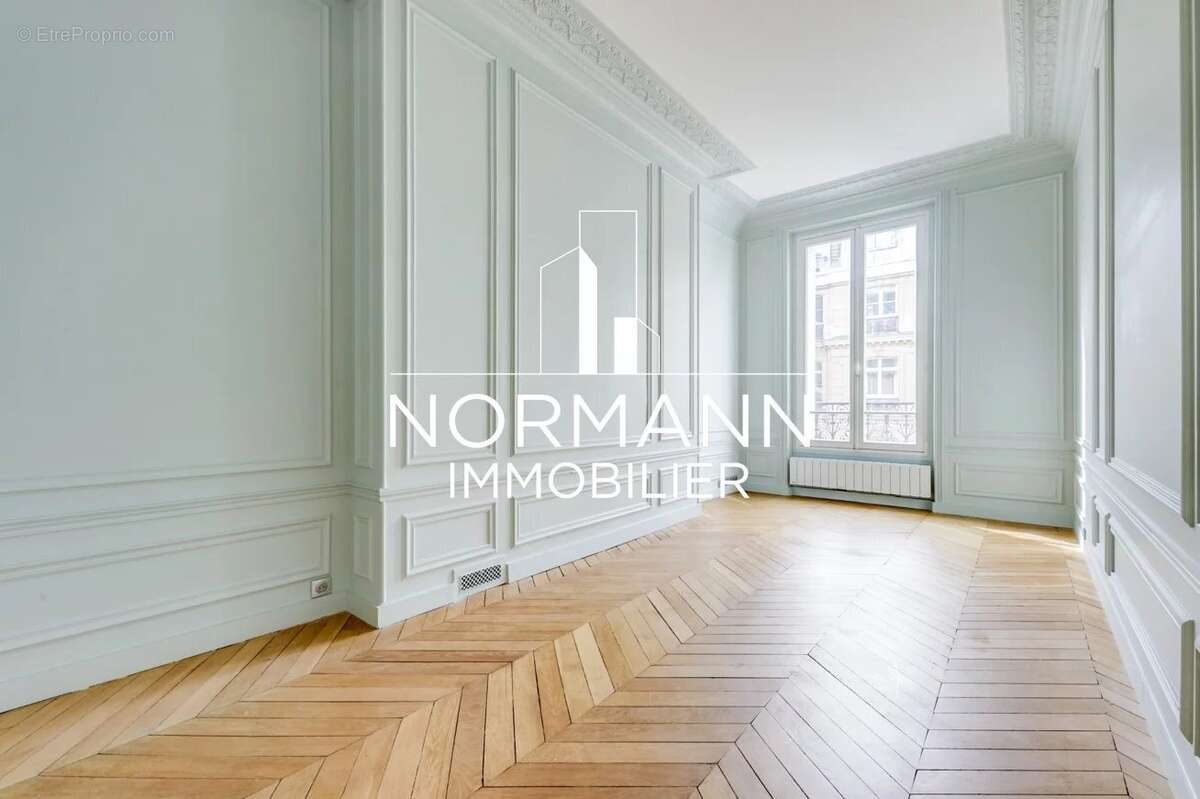 Appartement à PARIS-8E