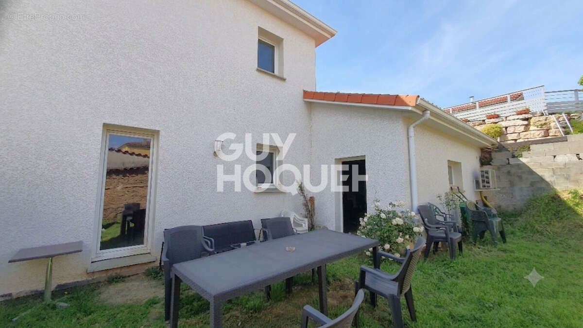 Maison à Chazelles-sur-Lyon de 92 m² sur une parcelle de 449 m² - photo 2