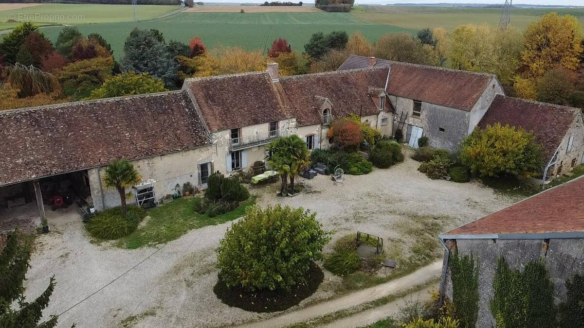 Maison à CHALAUTRE-LA-GRANDE