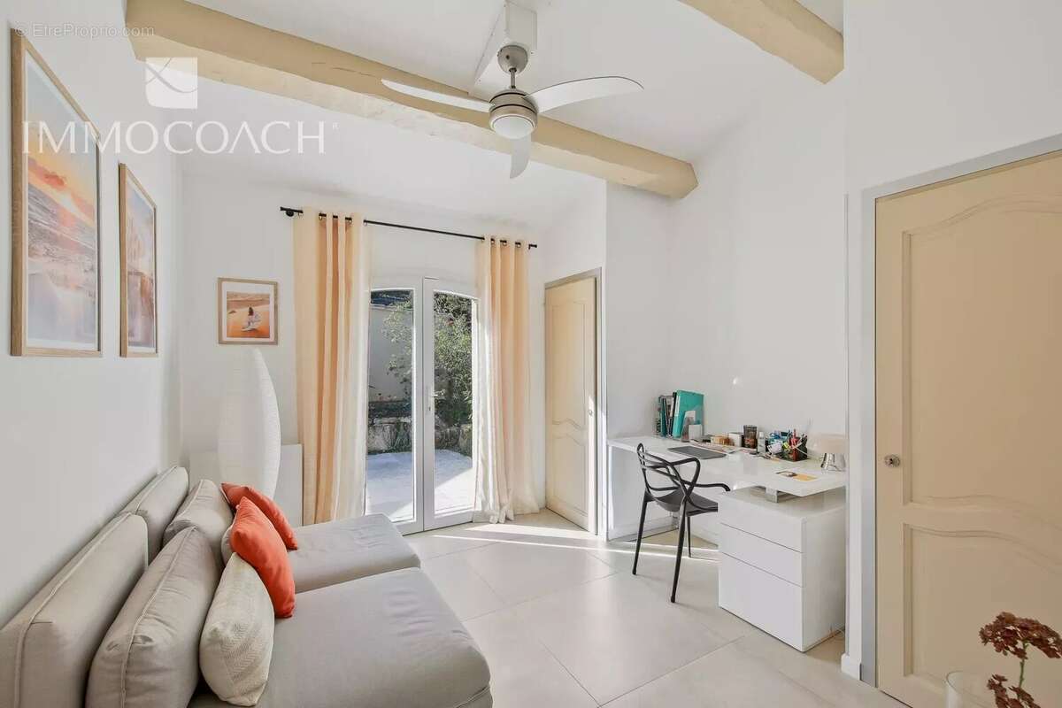 Maison à CARQUEIRANNE