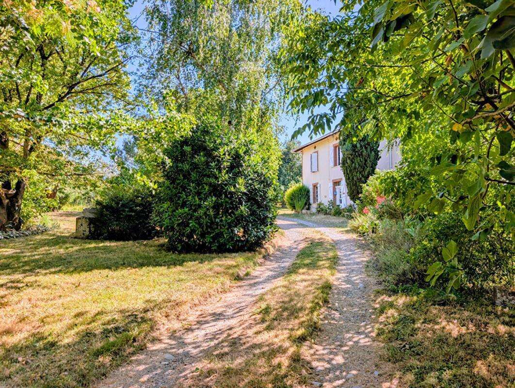 Maison Pouy De Touges 7 pièces 253 m2 avec 14 hectares - photo 2