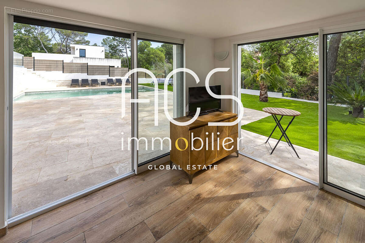 Vente Villa contemporaine d'exception 7 pièces Saint-Raphaël - photo 10