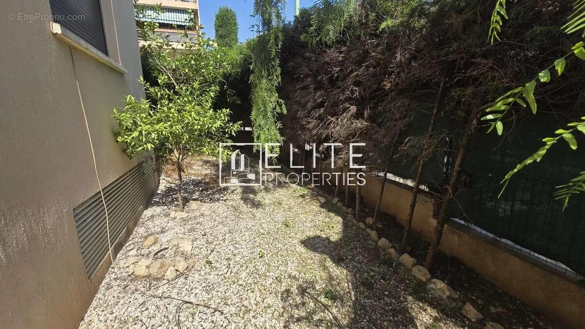 Appartement à LE CANNET