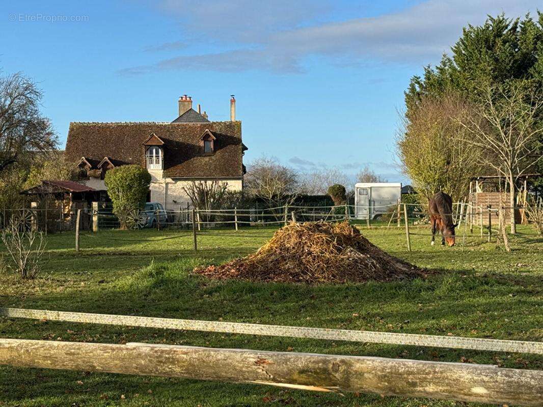 Maison à CONTRES