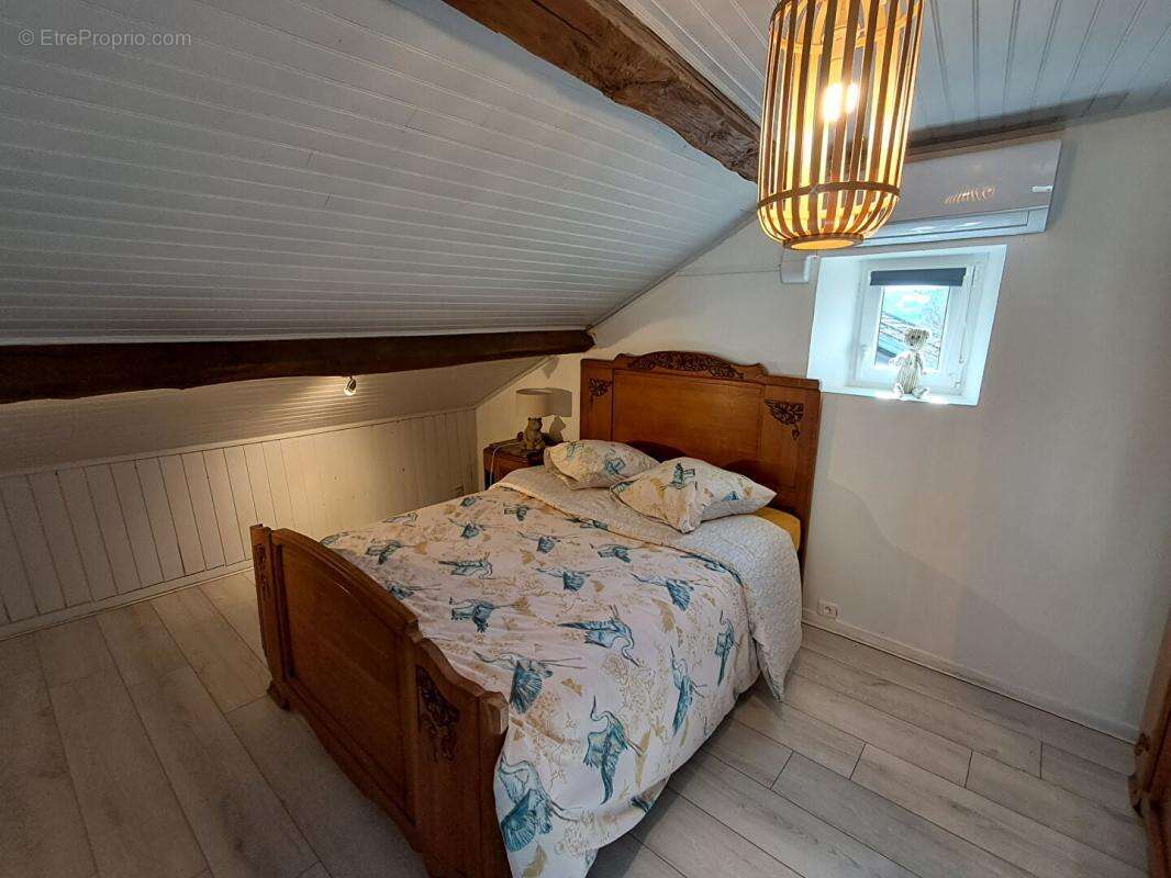 Maison à COLOMBIER