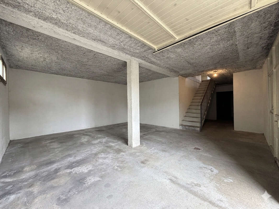 Maison à LA ROCHE-SUR-FORON