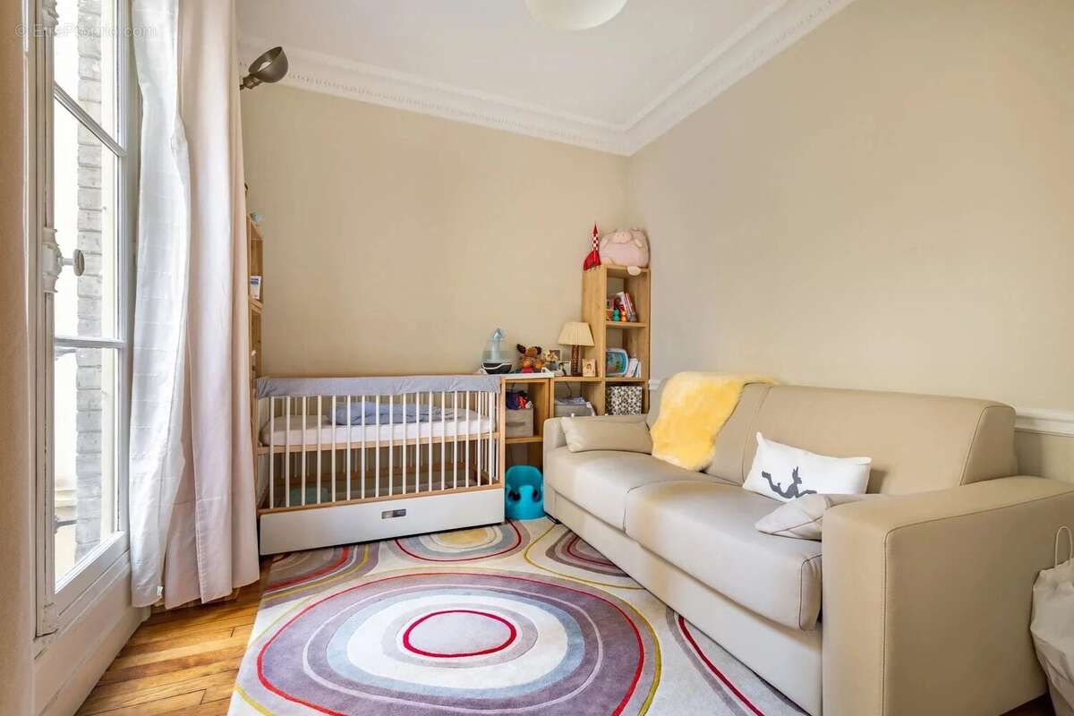 Appartement à PARIS-17E