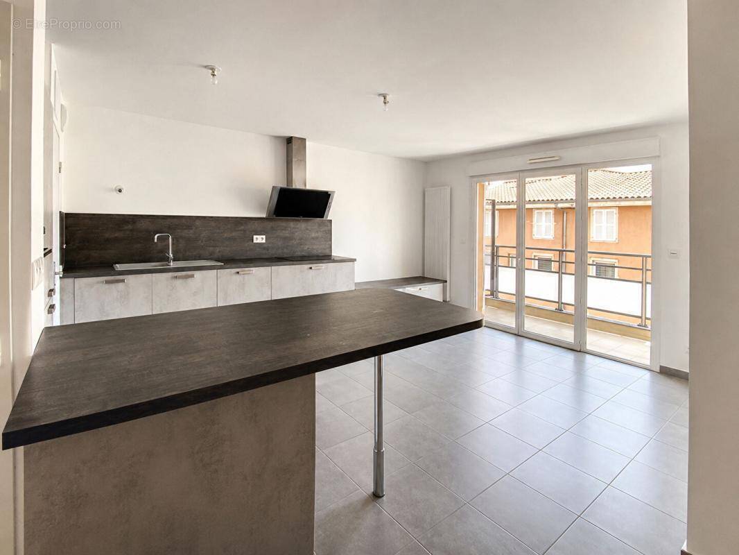 Appartement à SAINT-LAURENT-SUR-SAONE