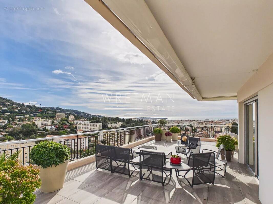 Appartement à LE CANNET