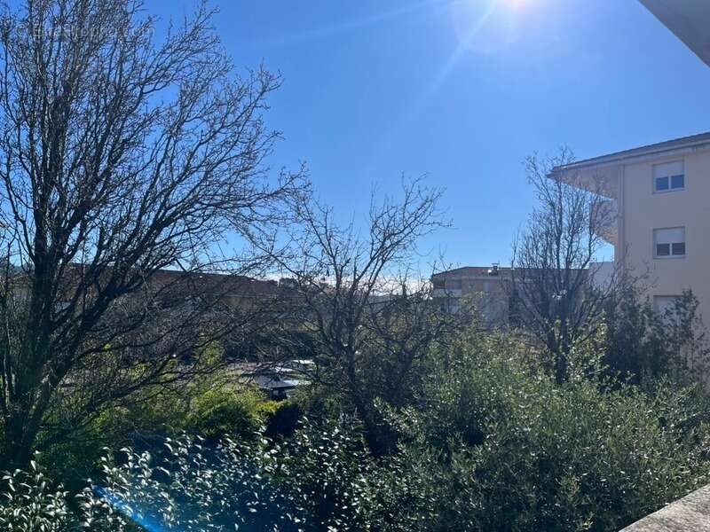 Marseille château-gombert – investissement securise : t2 loue 37m2 + balcon + place de parking - photo 2