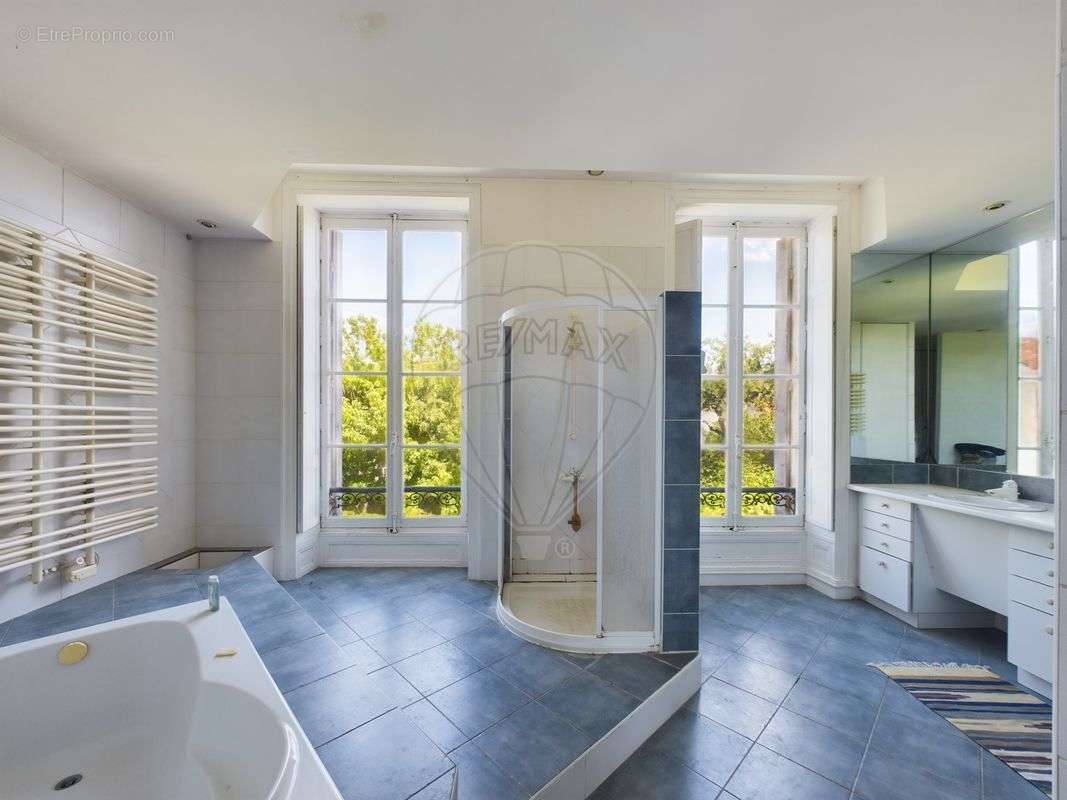 Maison à TONNAY-CHARENTE
