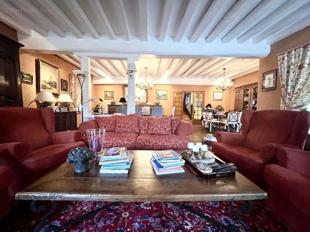 Maison à HOUDAN