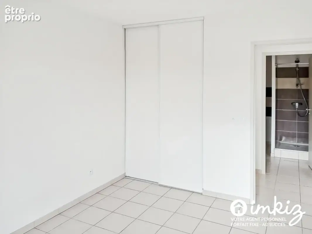 Appartement T2- Vertefeuille - Terrasse et parking - photo 9