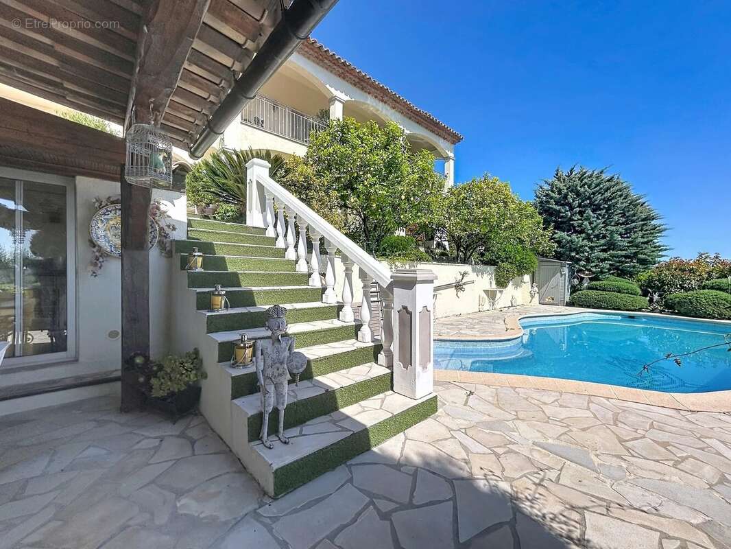 Maison à LA GAUDE