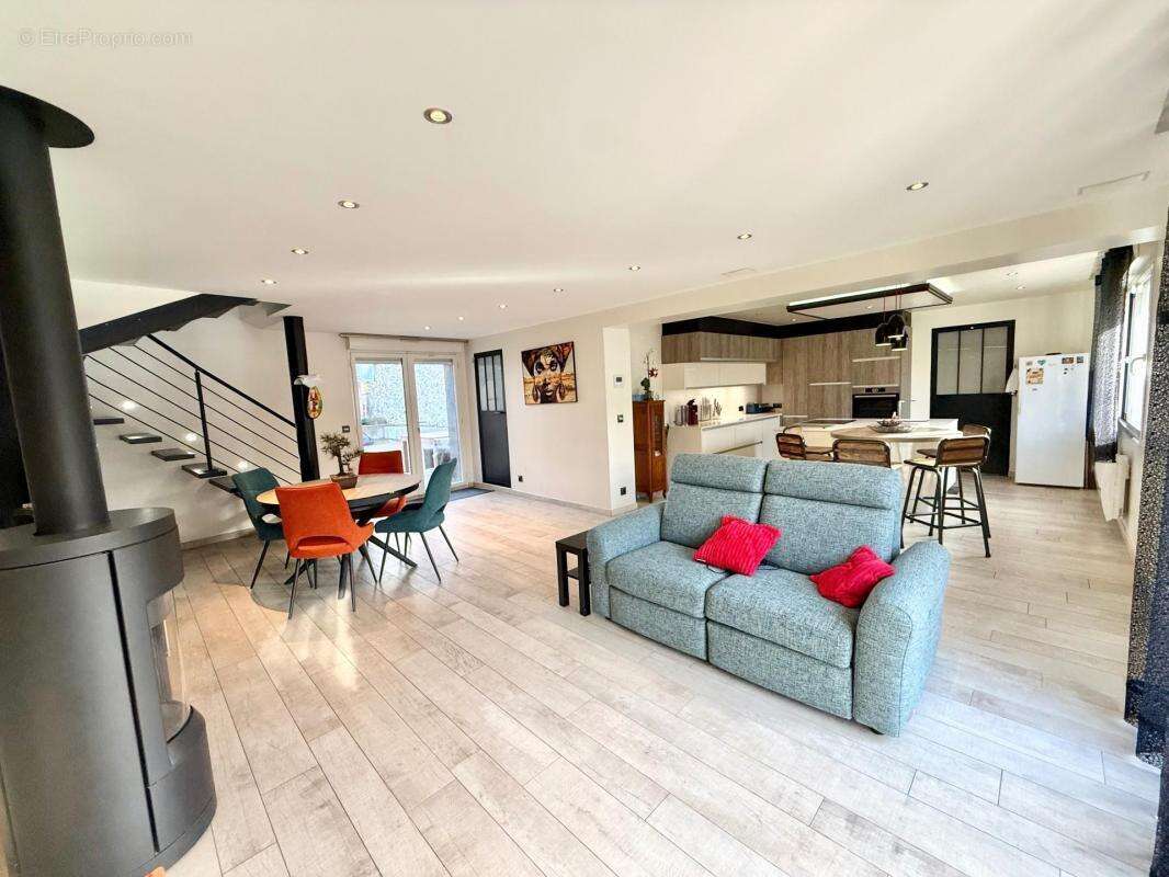 Maison à LE CHATELET-EN-BRIE