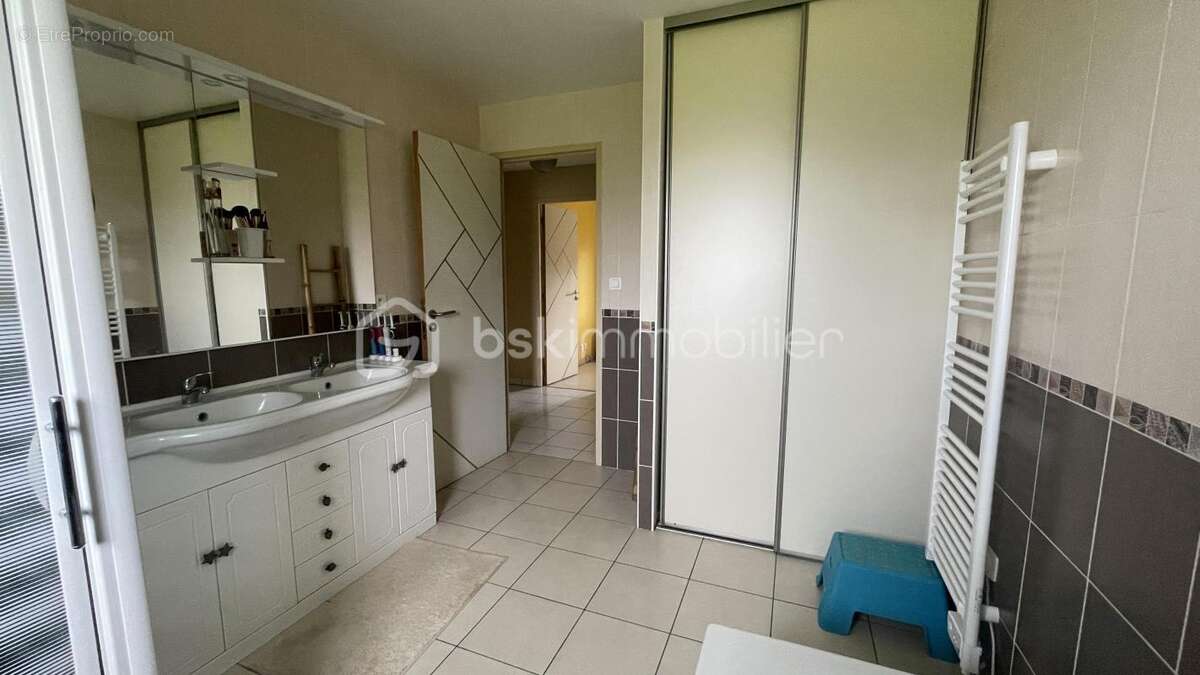 Maison à ALBARET-SAINTE-MARIE