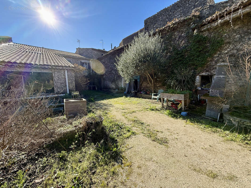 Maison à MILHAUD