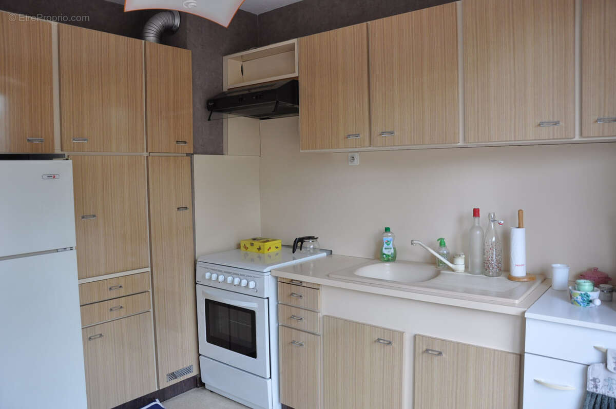 Bel appartement traversant de 70 m2, avec deux grands balcons, un garage, et une cave. - photo 7