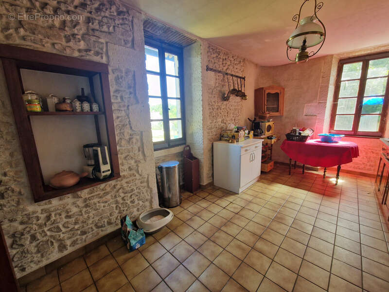 Maison à TONNAY-BOUTONNE