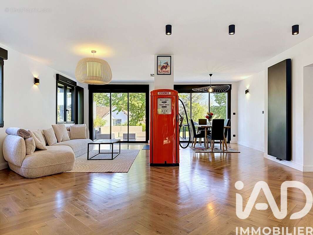 Maison 220 m² à Saint-Fuscien  - photo 4