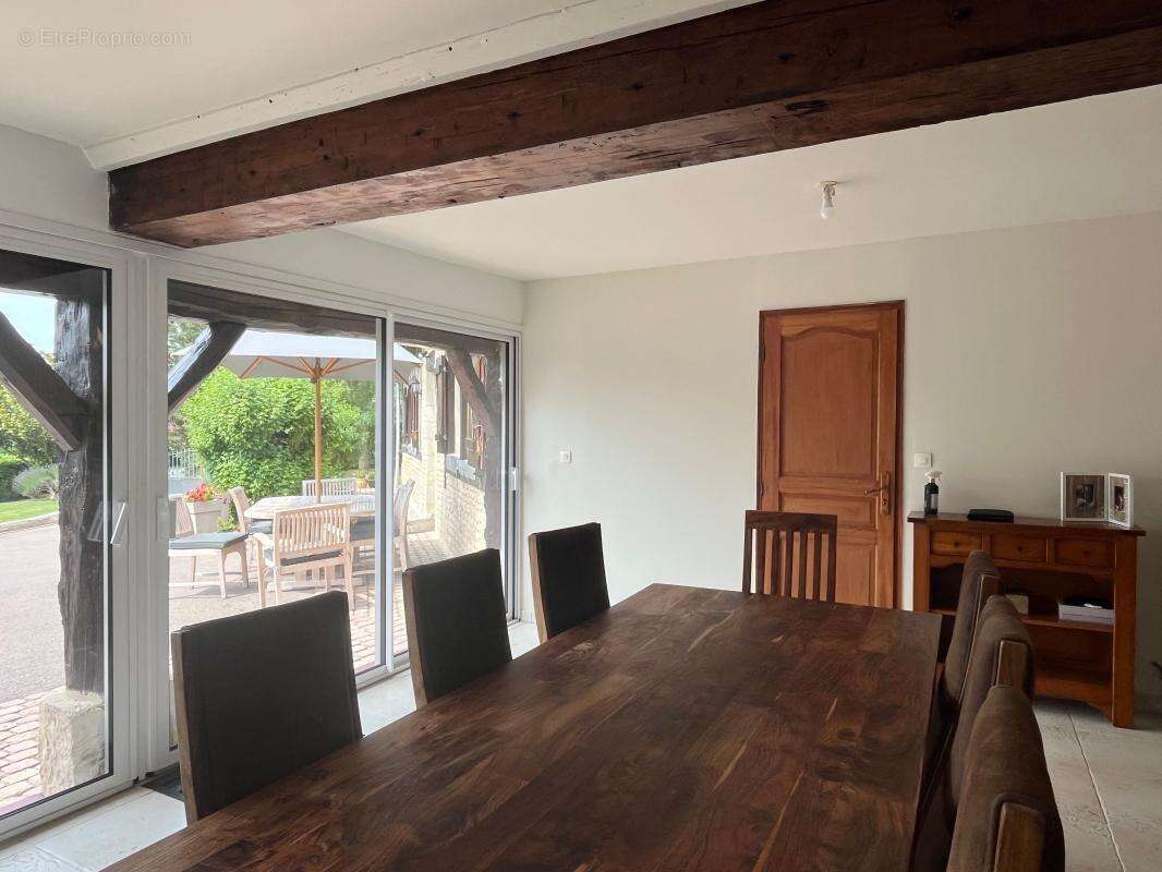 Maison à ARGENCES