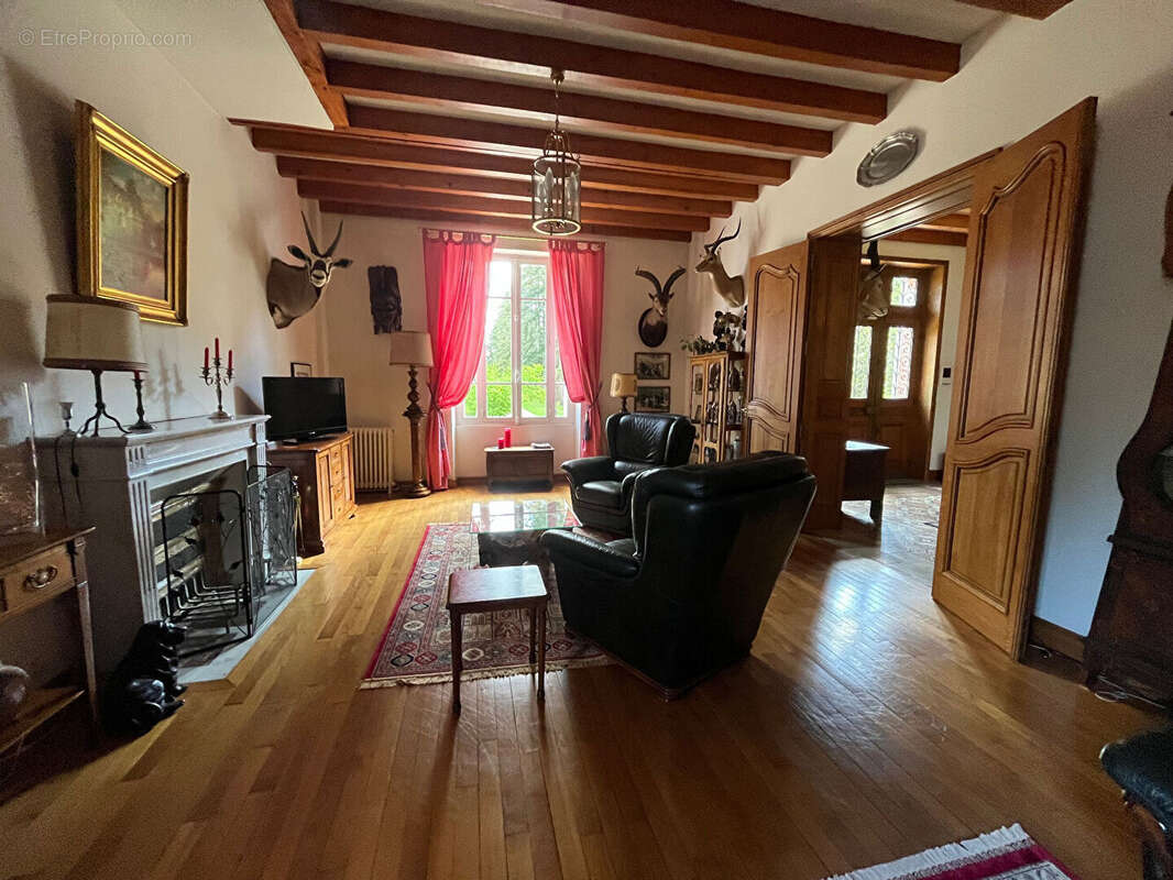 Maison à SAINTE-MONTAINE