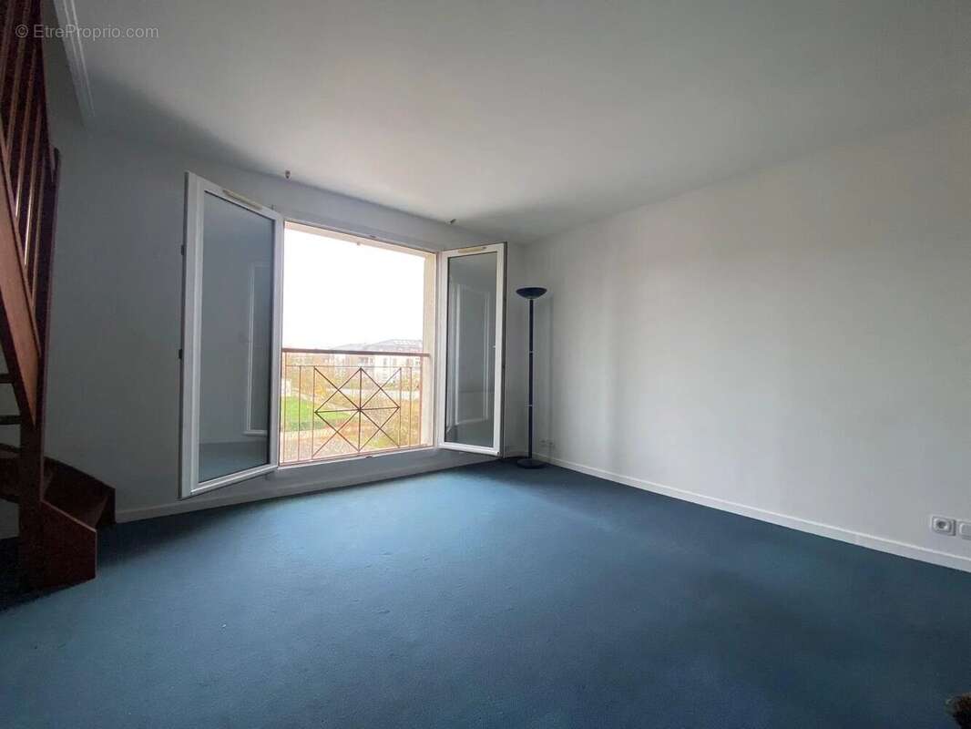 Appartement à LES CLAYES-SOUS-BOIS
