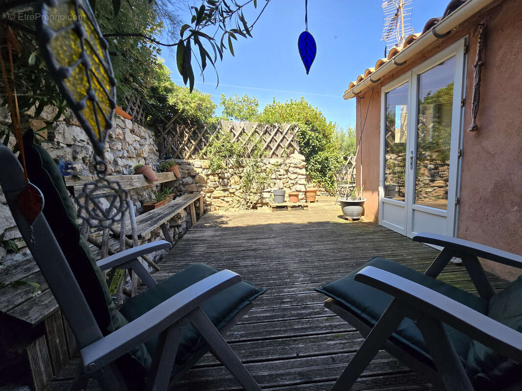 Quartier Haut de Sète, appartement T2 avec terrasse, - photo 4