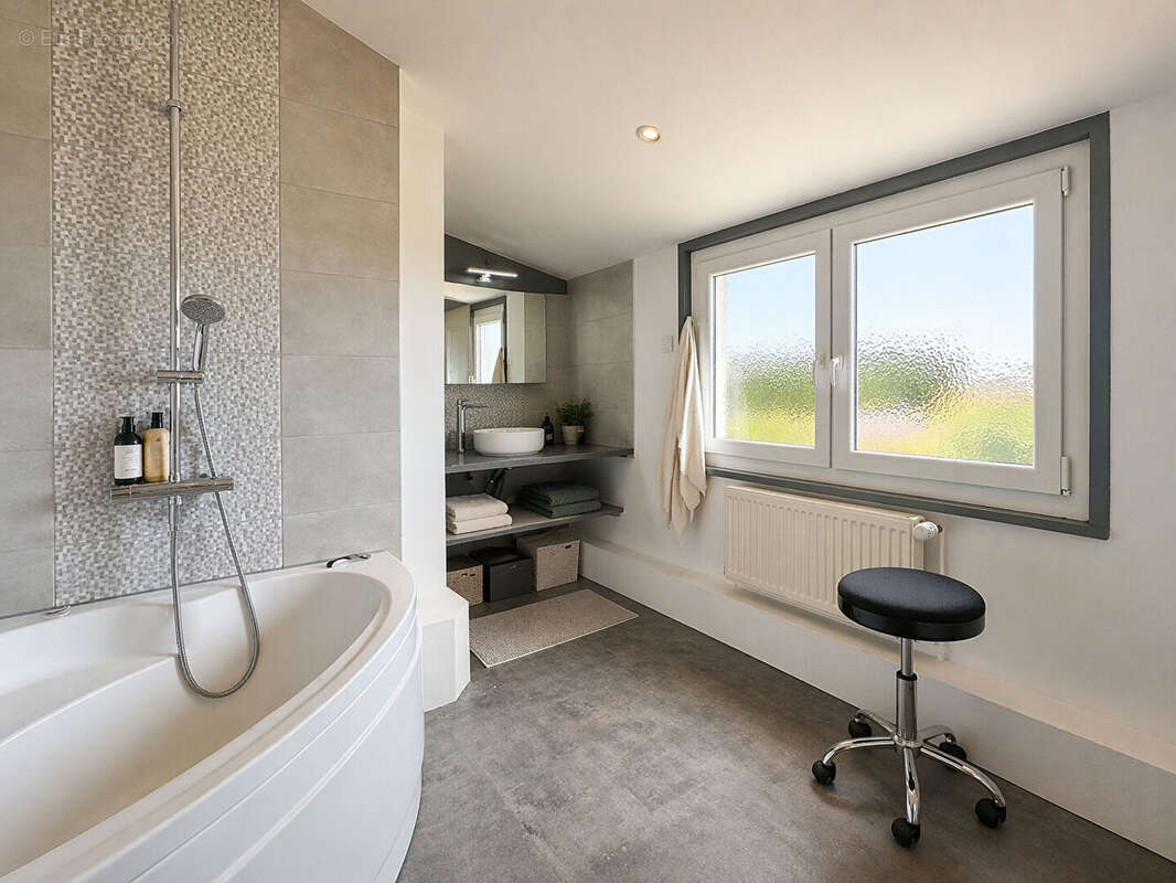 Maison à SAINT-ARNOULT-DES-BOIS