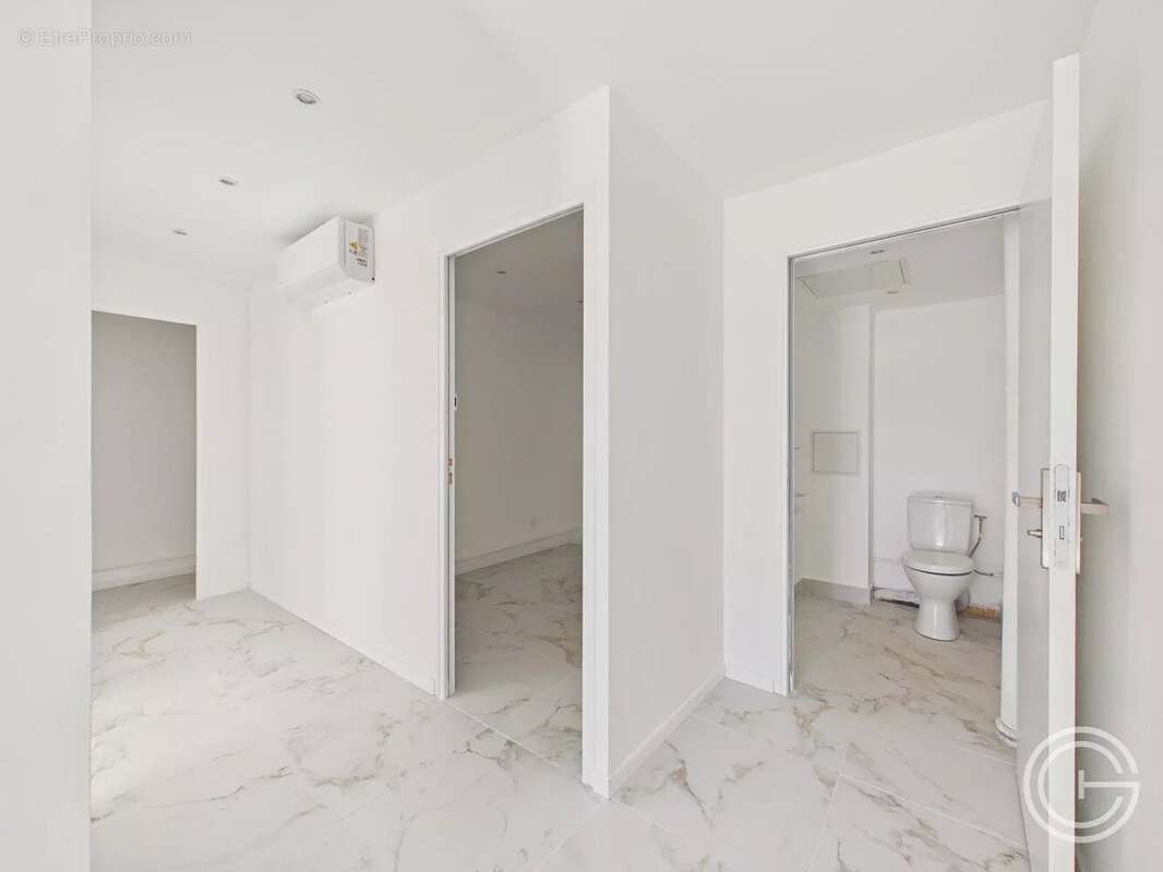 Local Commercial - Rue Justin Montolivo - NICE - photo 2