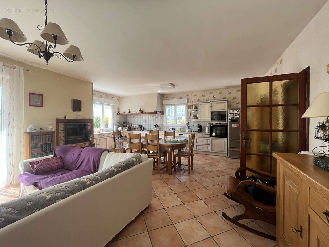 Maison à MORTAGNE-SUR-GIRONDE