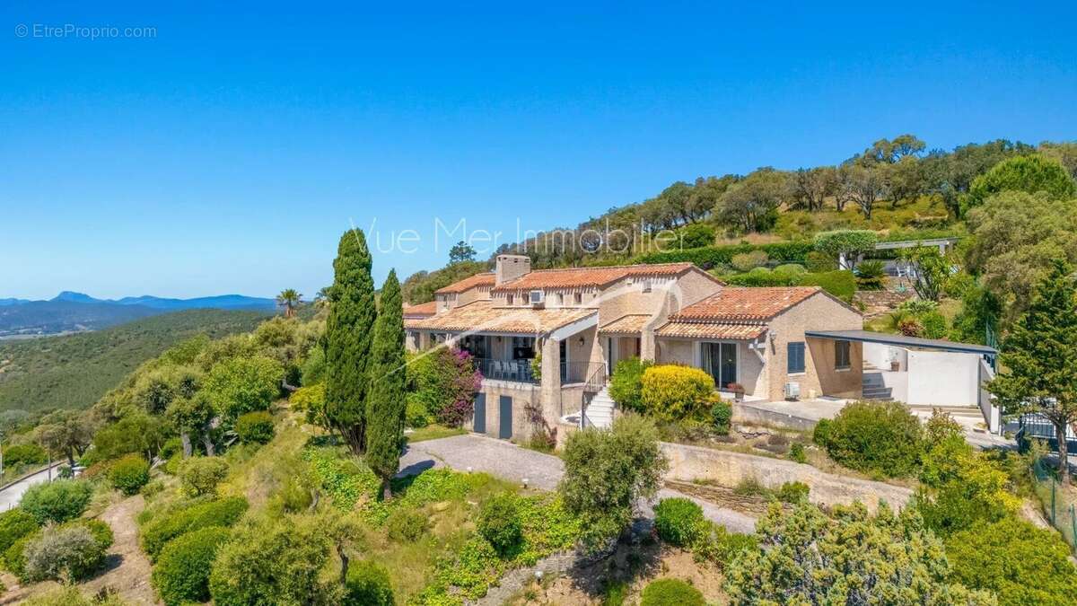 Maison à BORMES-LES-MIMOSAS