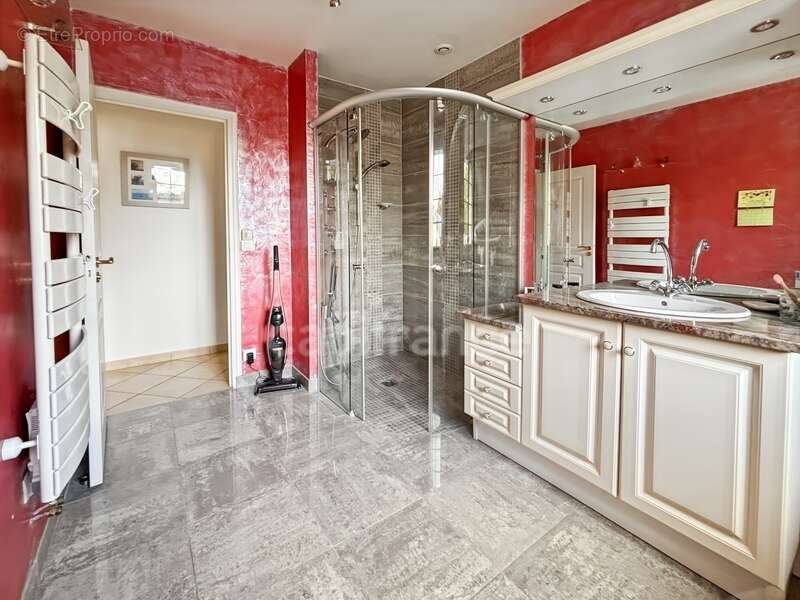 Maison à VILLEDIEU-LES-POELES