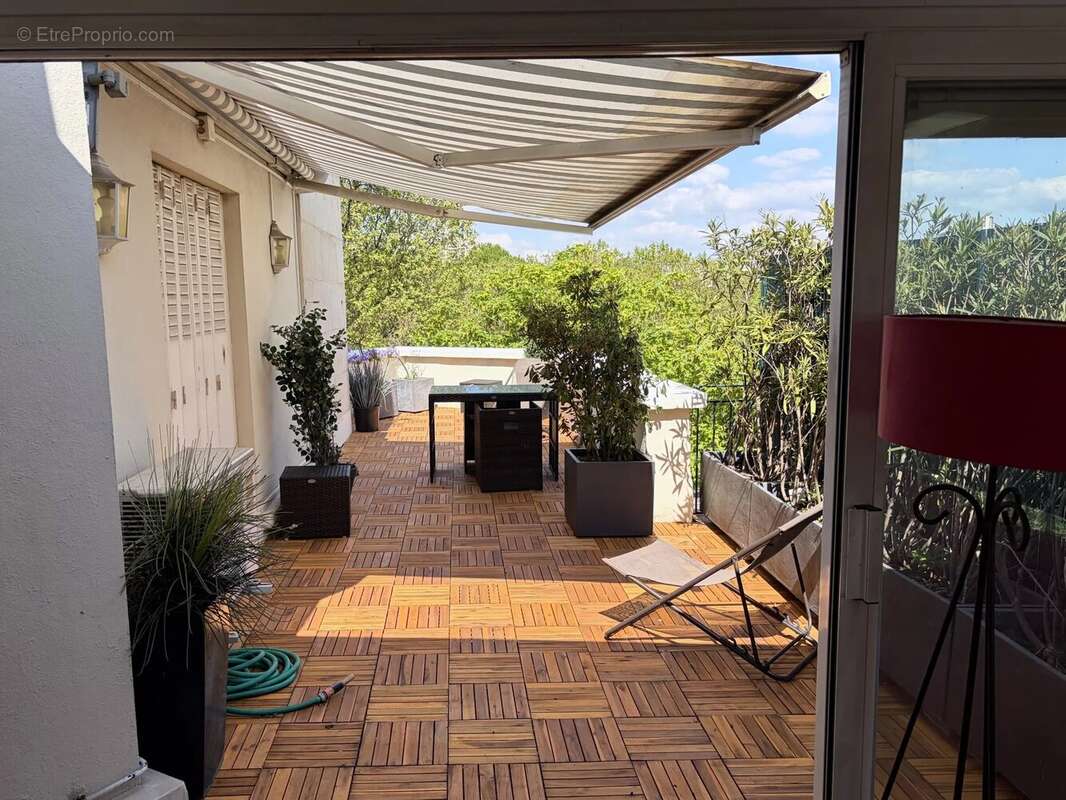 Appartement à NEUILLY-SUR-SEINE