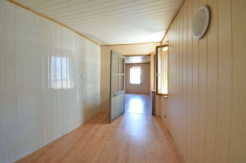 *** exclusivite *** maison de ville avec petit garage et cave - a renover *** billom 63160 *** - photo 10