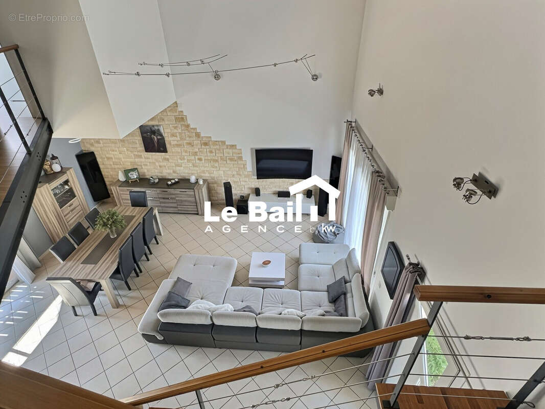 Maison 157 m² à Osny  - photo 3