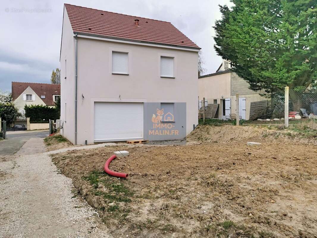 Maison à MORAINVILLIERS