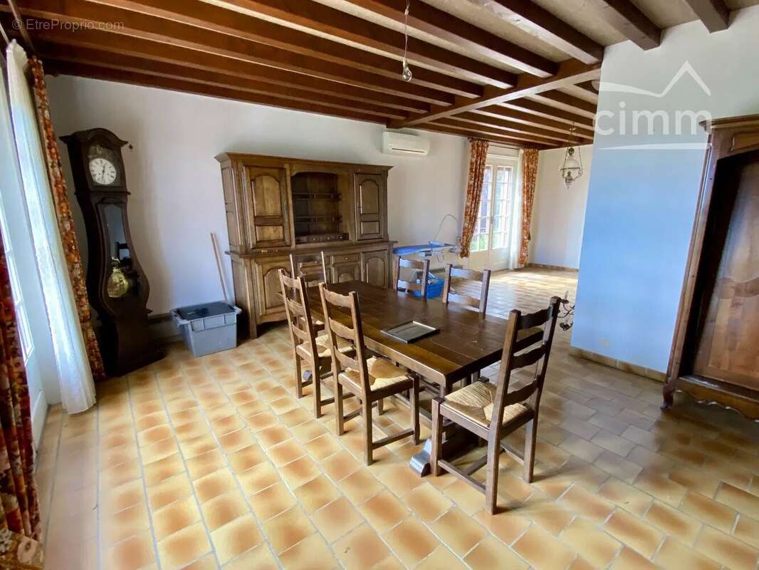 Maison à SURY-LE-COMTAL